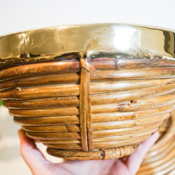 Pair of Rattan and Brass Italian Basket Bowls - in style of Gabriella Crespi - Picture 5 of 13